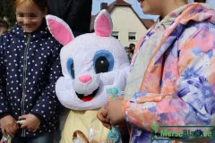 Osterhase-mit-Kindern