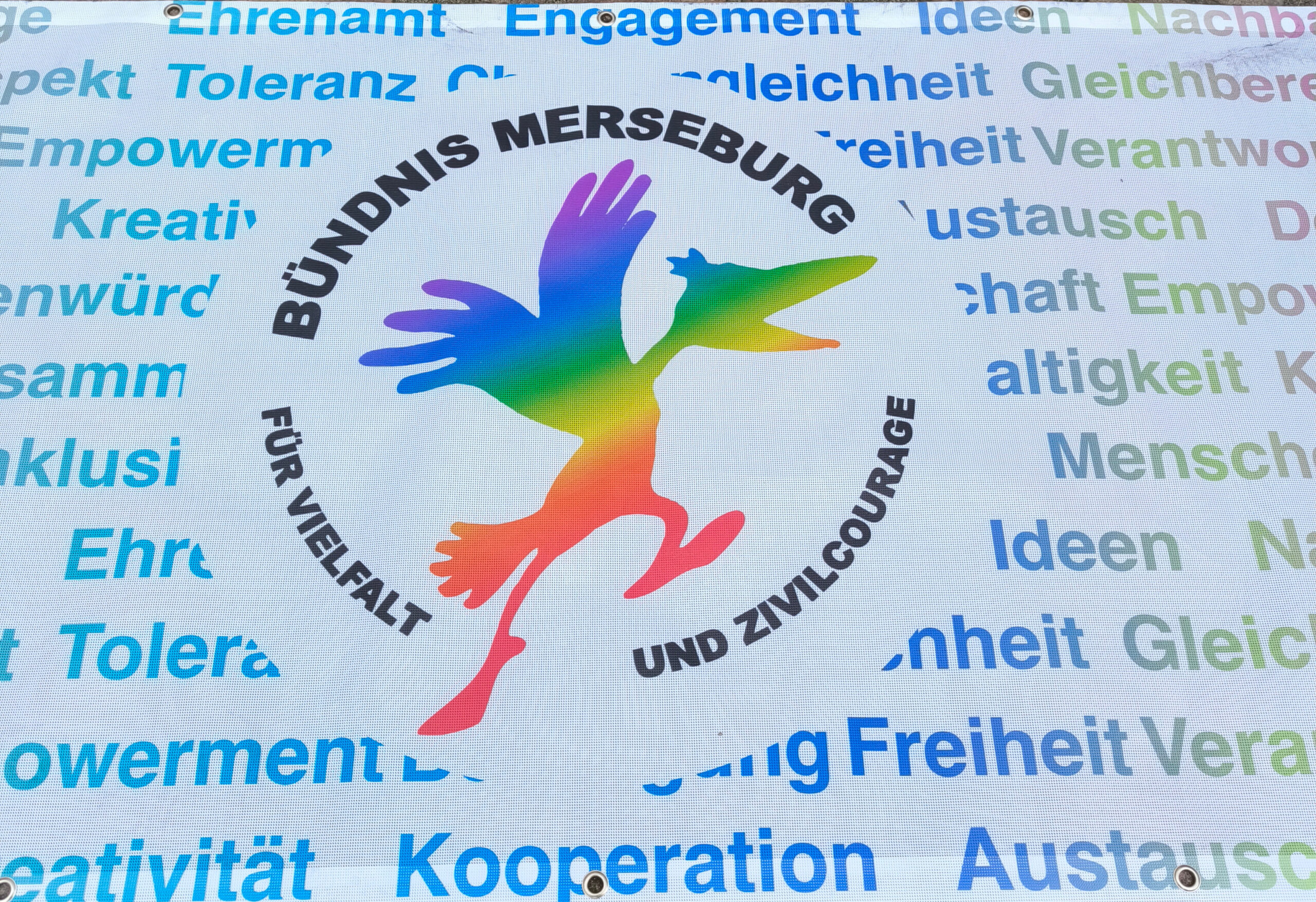 „AfD-Verbot jetzt“: Merseburger zeigen Haltung auf dem Entenplan