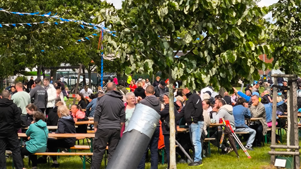 Pfingstfest in Meuschau: Zwischen Feststimmung und Feuerwehr-Nachwuchs