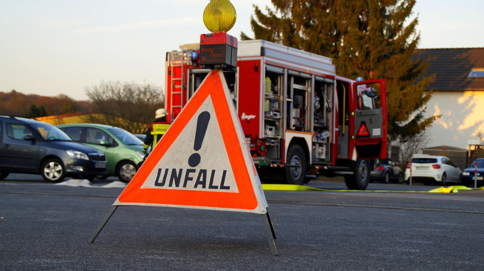 Mopedfahrerin bei Auffahrunfall in Merseburg verletzt – Feuerwehr im Einsatz
