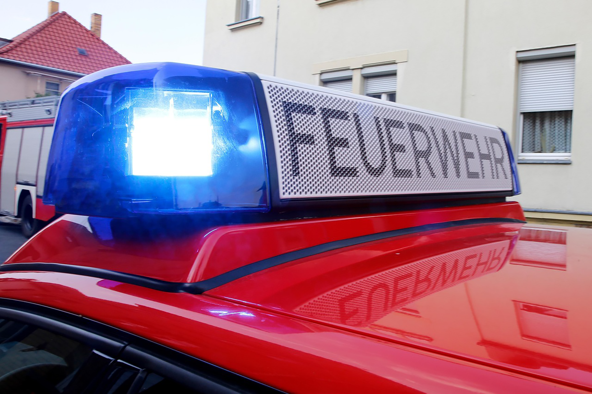 Mehrere Mülltonnen in Merseburg brennen – Tatverdächtiger gestellt