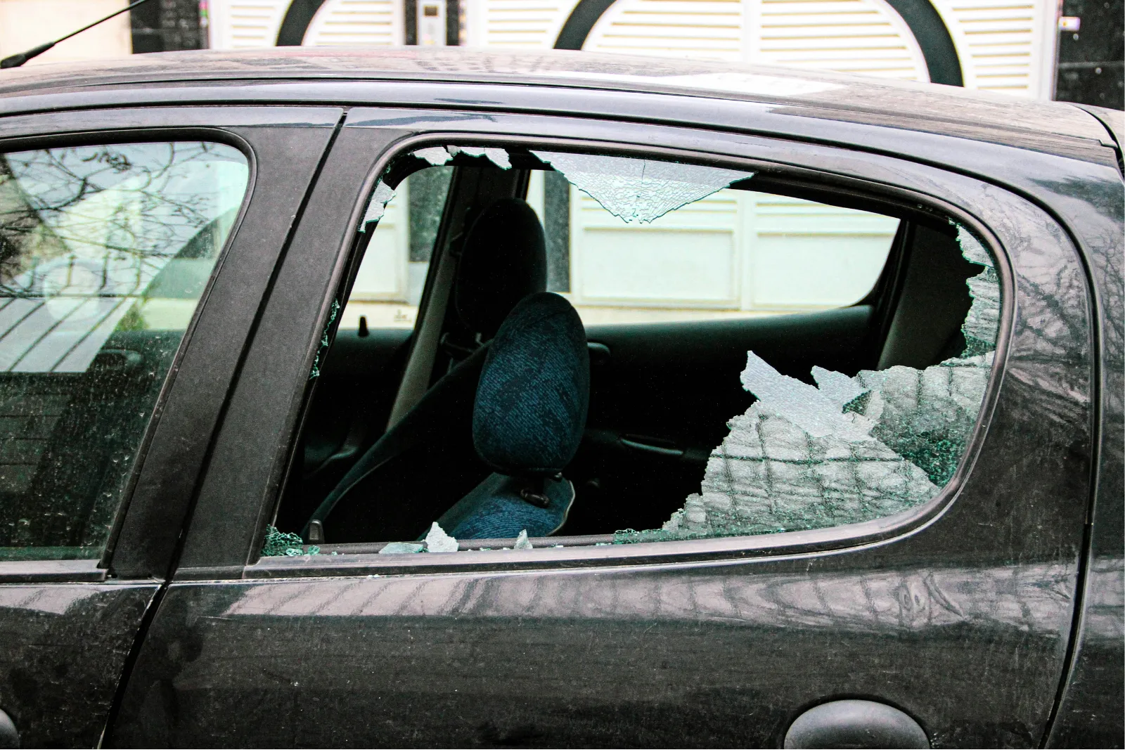 Scheiben an vier Autos eingeschlagen – Kripo prüft Zusammenhang