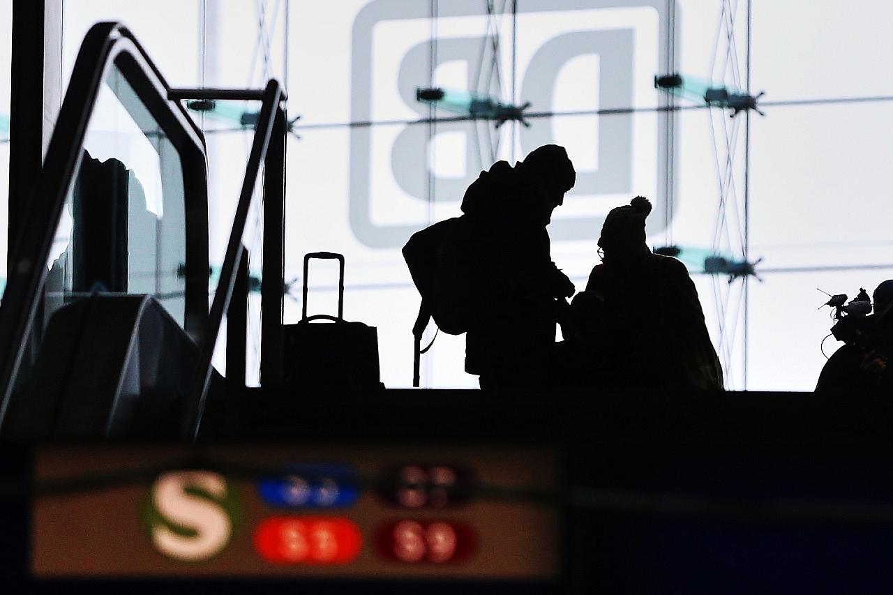 Deutsche Bahn schreibt 2025 operativ schwarze Zahlen, Jahresergebnis bleibt negativ