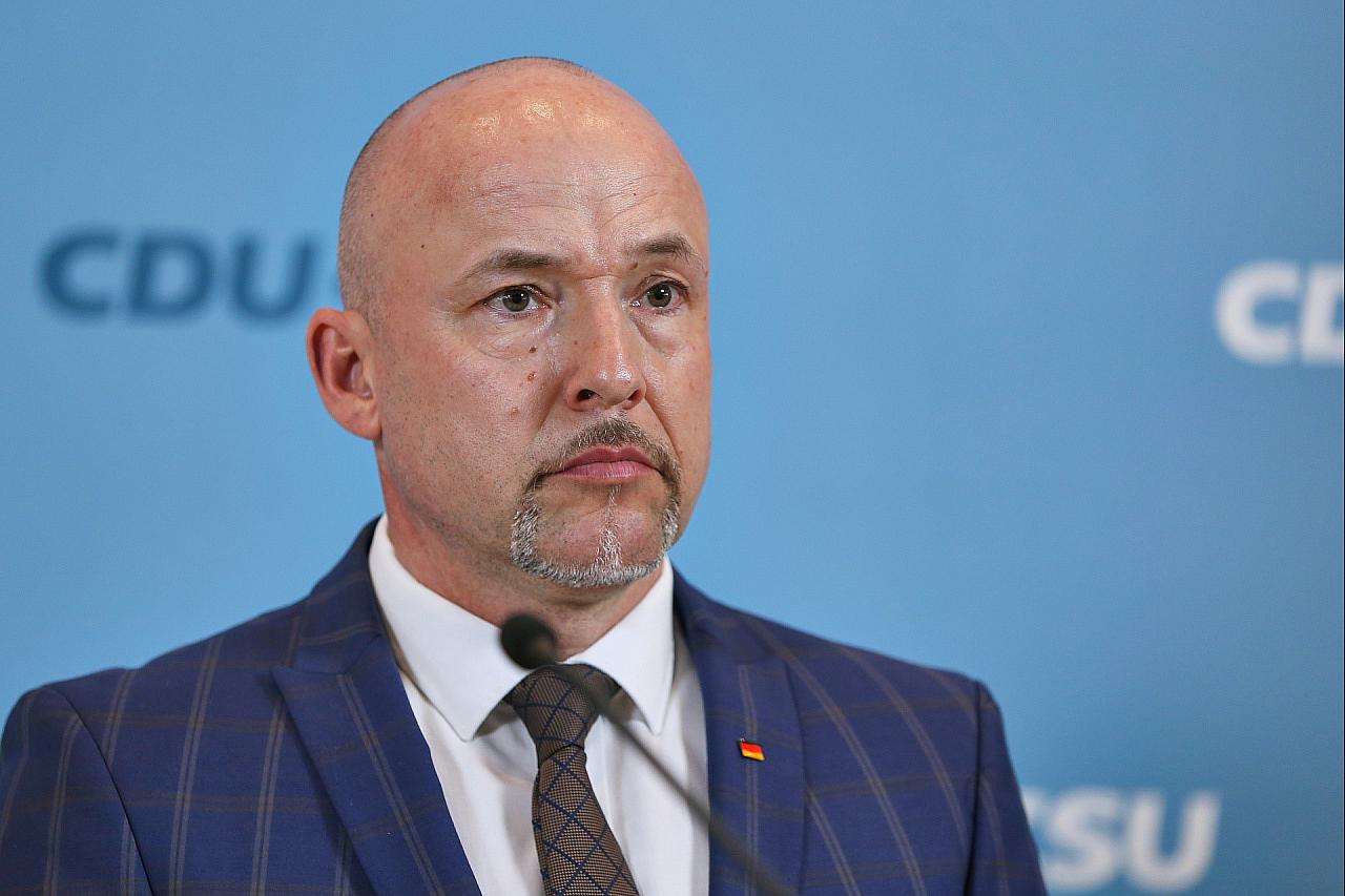 CSU-Landesgruppenchef hält an Anti-Grünen-Kurs fest