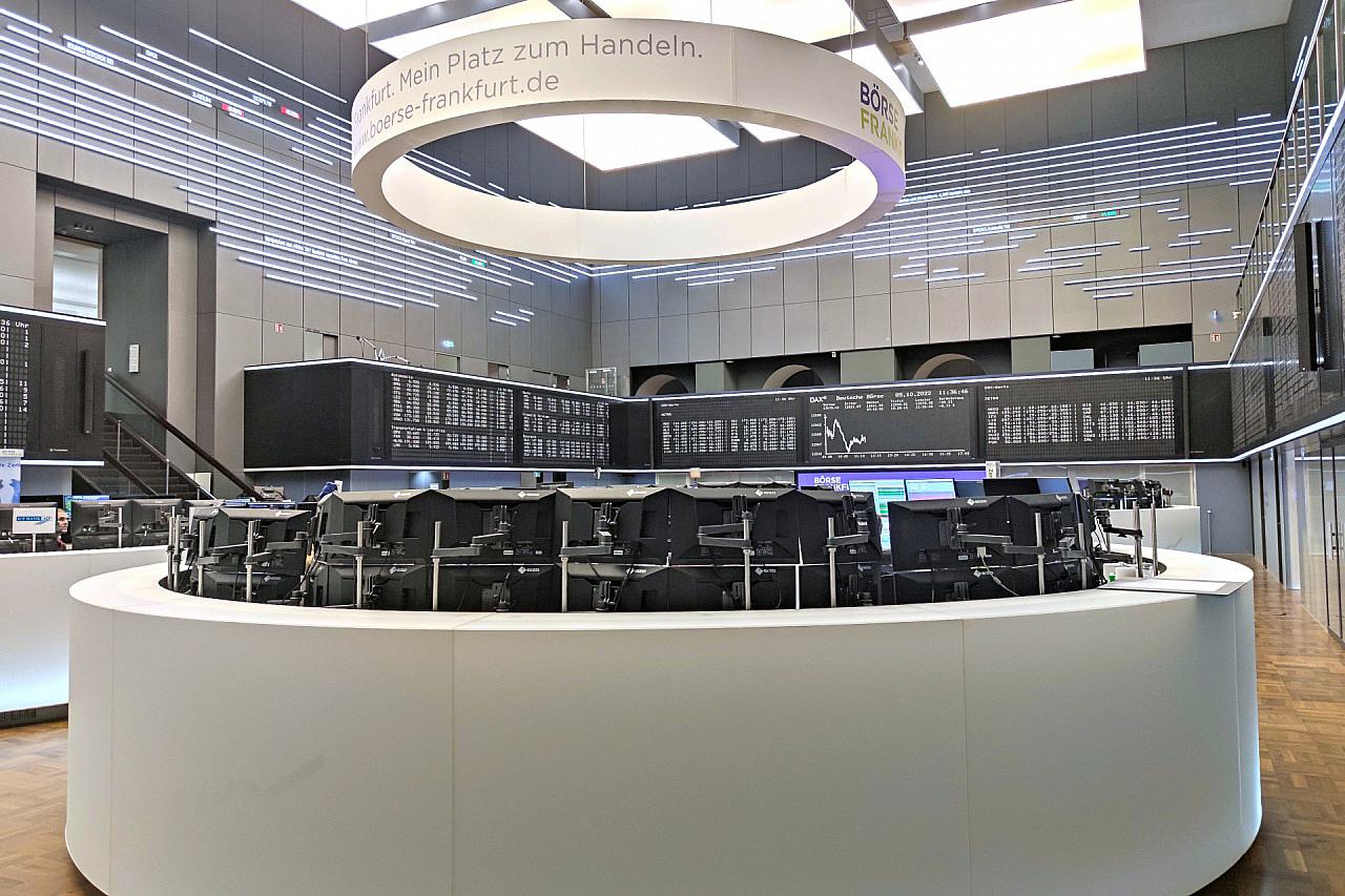 Dax kämpft am Mittag mit 23.000er-Marke – Erleichterung über Nahost-Verhandlungen stützt Kurse