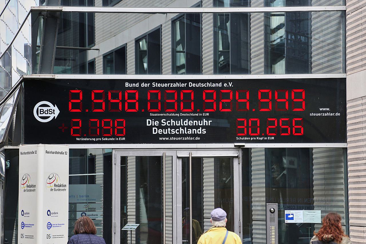 Dobrindt zieht rote Linien bei Schuldenbremse und warnt vor weiterer Neuverschuldung